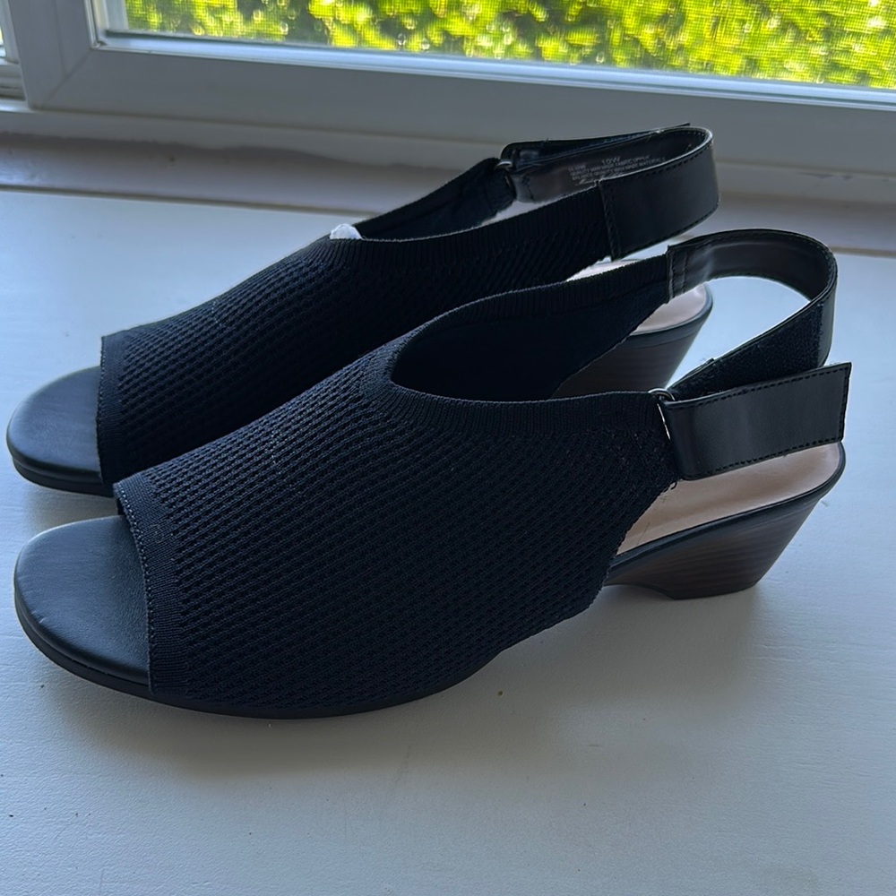 Bella Vita Black Peep-Toe Sandals with Ankle Strap size 10W - Picture 3 of 7
